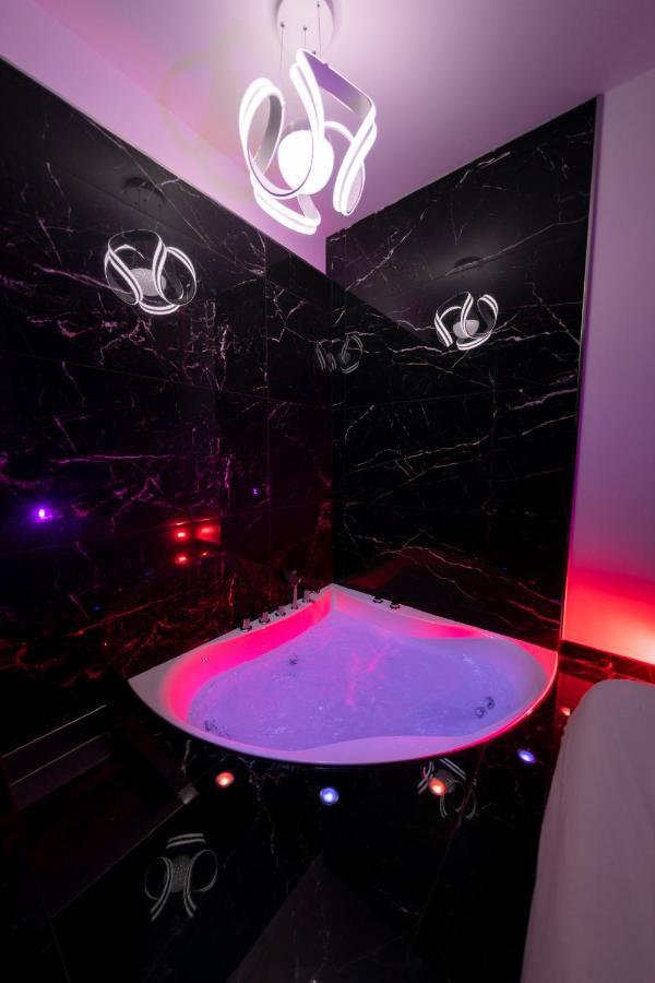 Suite Luxury Bdsm Rom Exteriör bild