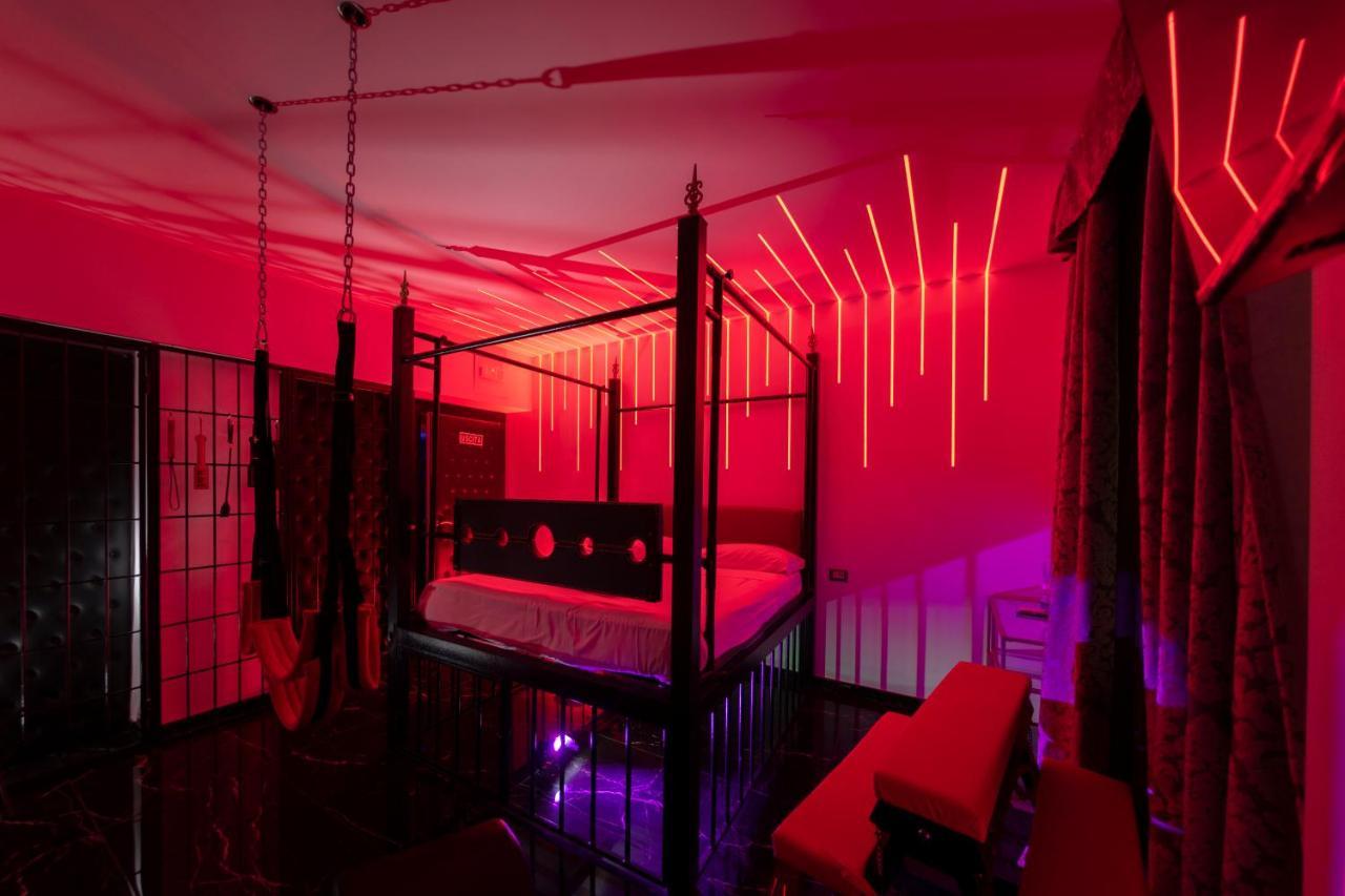 Suite Luxury Bdsm Rom Exteriör bild