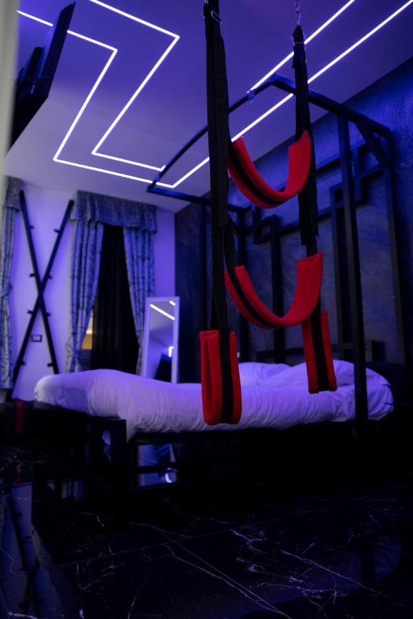 Suite Luxury Bdsm Rom Exteriör bild