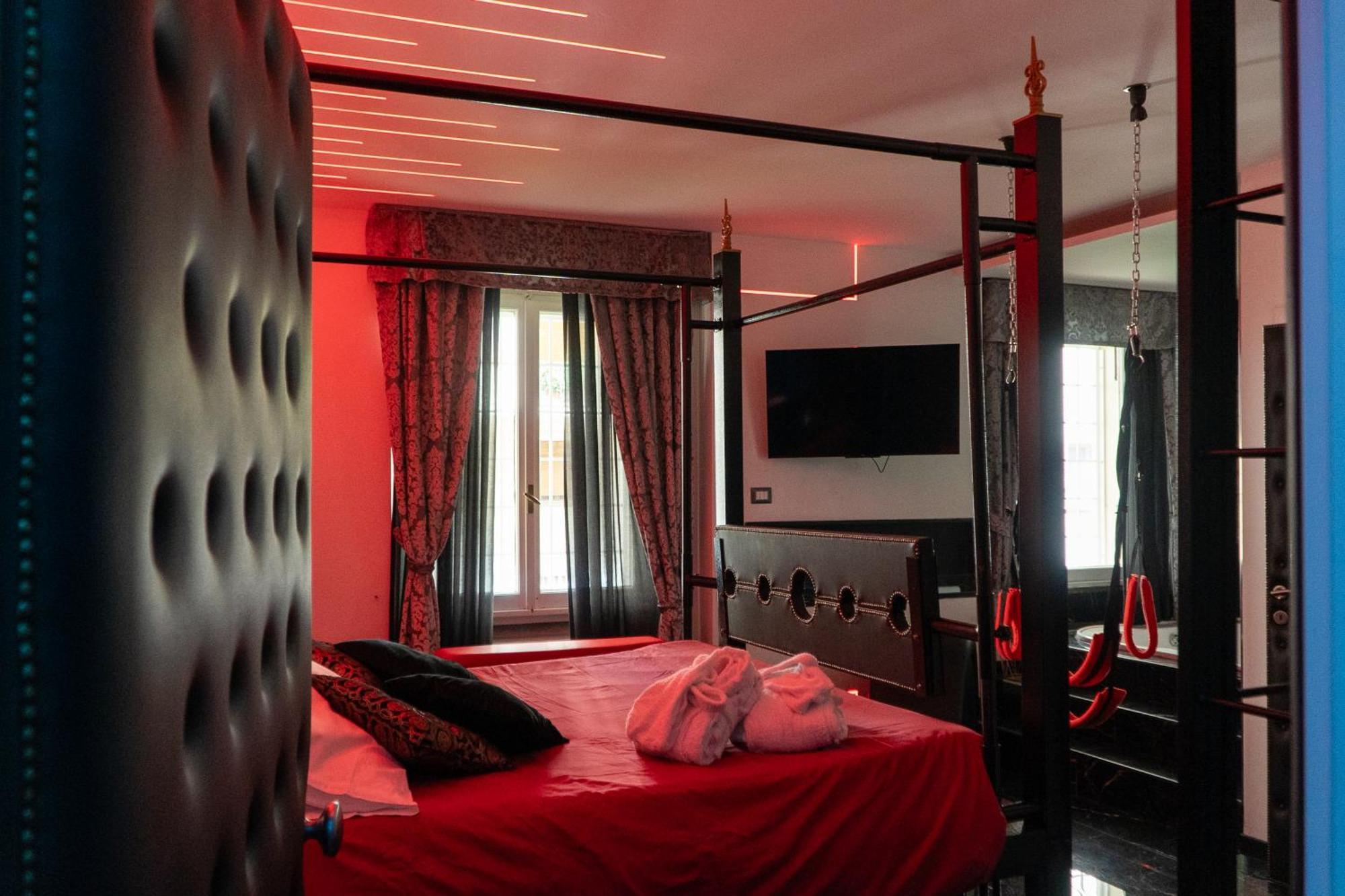 Suite Luxury Bdsm Rom Exteriör bild