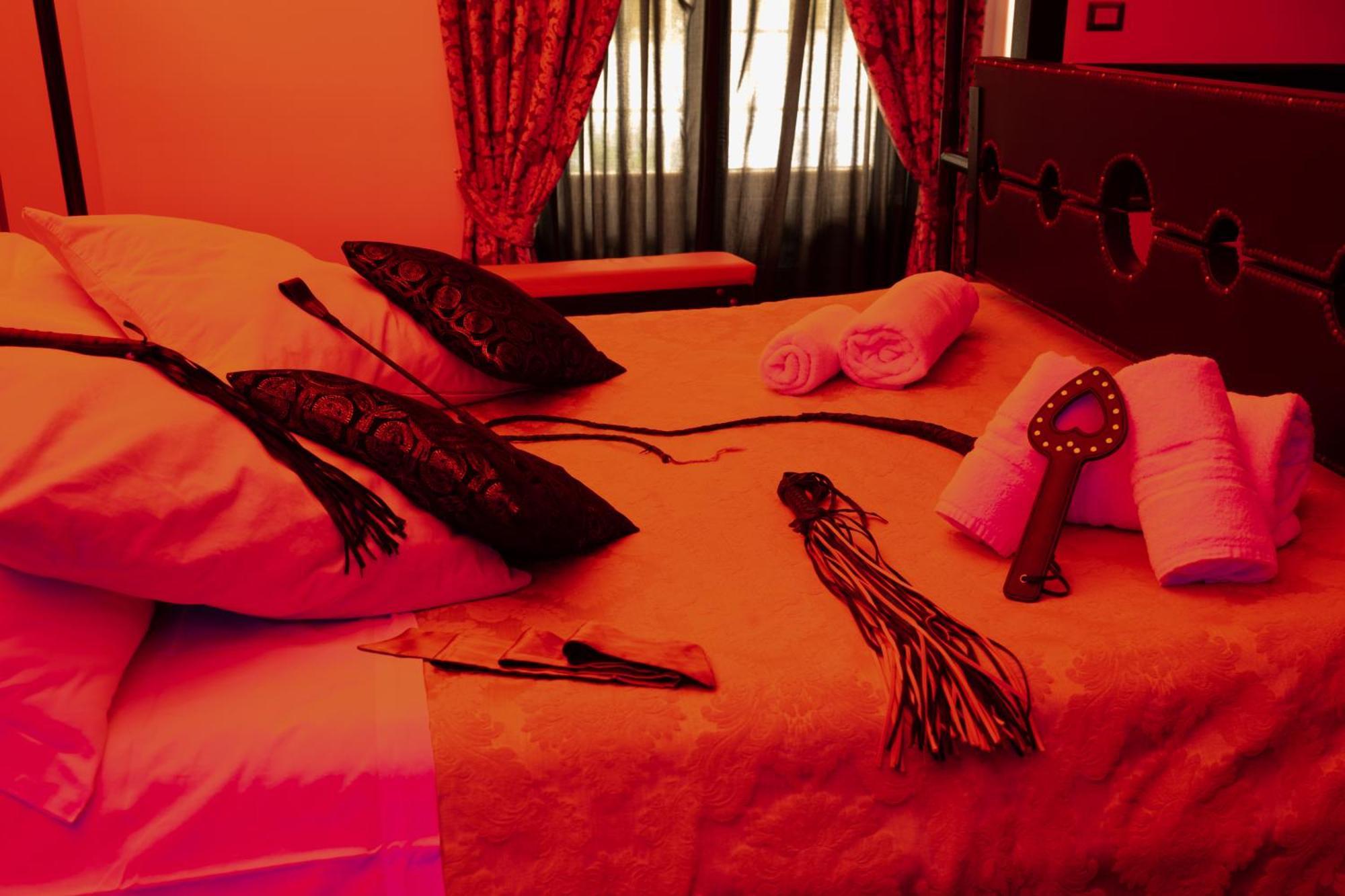 Suite Luxury Bdsm Rom Exteriör bild