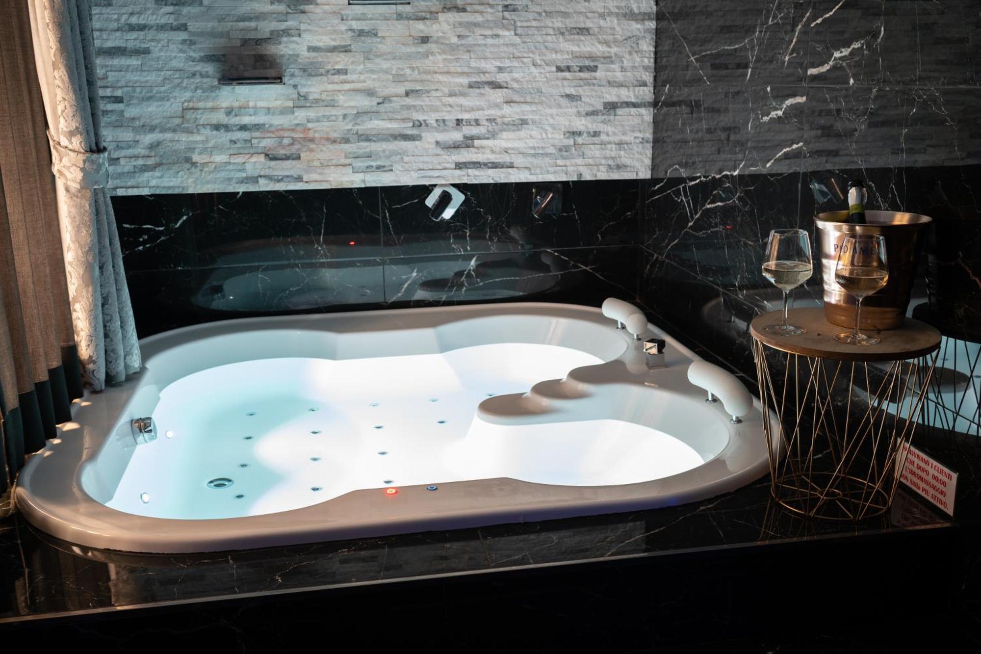 Suite Luxury Bdsm Rom Exteriör bild